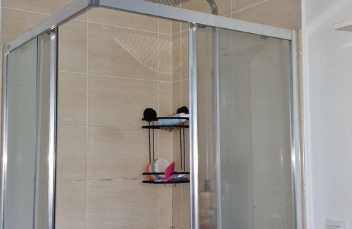 Lannion Bed & Breakfast | Dany proposes a flat-sharing with room and close to everything