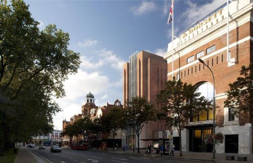 Shepherd's Bush Apartment | Dao by Dorsett West London