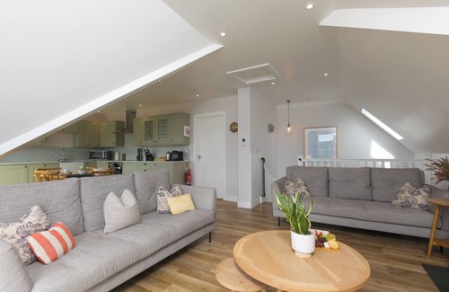 Mullion Cottage | DAPHNE, pet friendly, country holiday cottage, with pool in Mullion