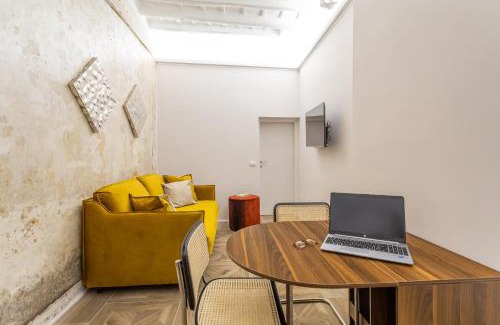 Rione V Ponte Apartment | Daplace - Elena Apartment