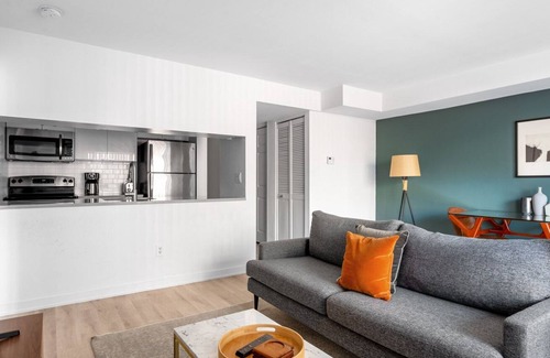 Foggy Bottom Apartment | Dapper Foggy Bottom 1BR w/ W/D + Gym on GW Campus near by Blueground