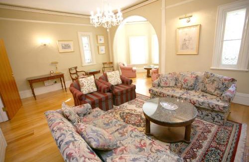 Homebush Hotel | Darcy's Hotel