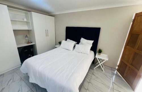 Emfuleni House | Daremp Guest living