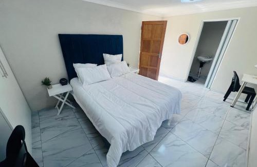 Emfuleni House | Daremp Guest living