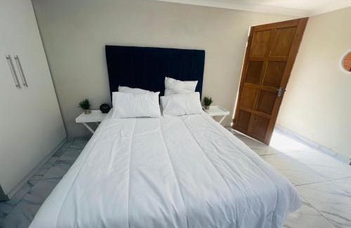 Emfuleni House | Daremp Guest living