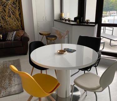 Sinaia Apartment | Dari Hati