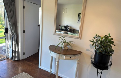 Greytown Cottage | Dark Sky Cottage is on the edge of Greytown with a country outlook