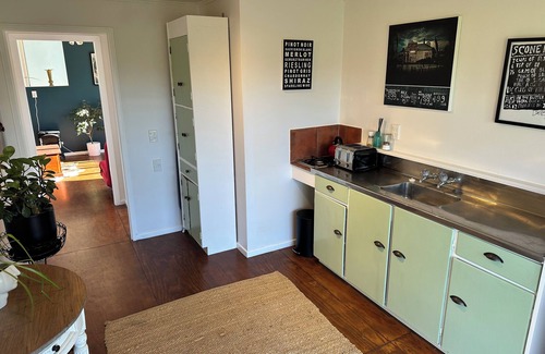 Greytown Cottage | Dark Sky Cottage is on the edge of Greytown with a country outlook