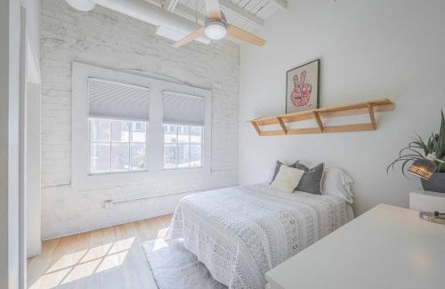 Athens Apartment | Darlin Downtown Dawghouse