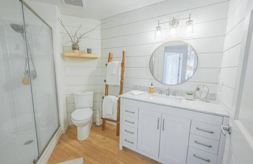 Athens Apartment | Darlin Downtown Dawghouse