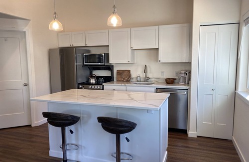 Coeur d'Alene Cottage | Darling Downtown Cottage - summer in CDA!