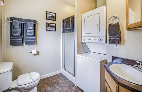 Orick Apartment | Darling studio near the beach & state parks with kitchenette, WiFi, & more