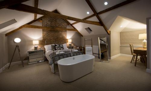 Redhill Hotel | Darlington Arms