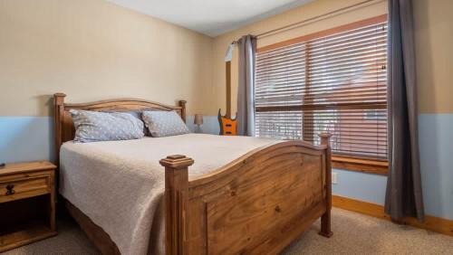 Leadville North House | Das Berghaus with mountain views and hot tub