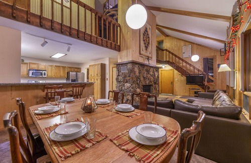 Dillon House | Das Ski Haus - A Mountain Retreat