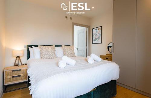 Shrewsbury Apartment | Dashing 2 Bedroom Duplex Apartment, Free Parking