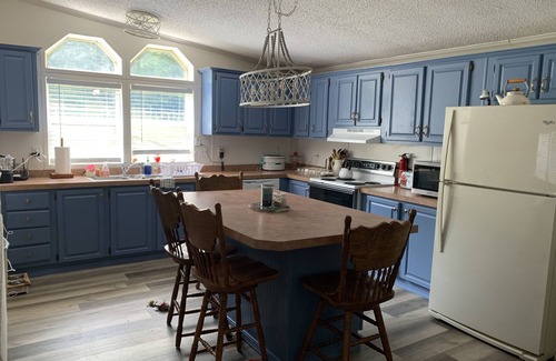 Rover House | Davis Ranch in beautiful Plainview Arkansas next to Nimrod Lake. Pet Friendly!