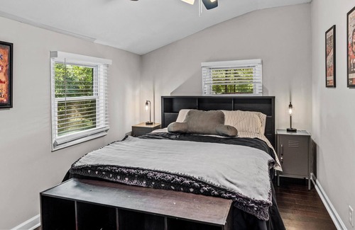 Athens Cottage | Dawg Country Living! 2 BDR Private Home 5 Min from UGA, Downtown Athens
