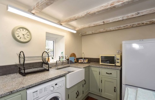 Middleton Cottage | Dawn Cottage Quaint 3 bedroom cottage in Middleton by Wirksworth