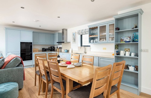 Holworth House | Dawn Lighthouse (SV10), Silverlake, Dorset