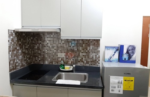 Legazpi Village Apartment | DAWNDREI Studio Type The Beacon -Amorsolo Tower