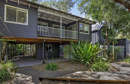 Pearl Beach House | Day Dreamer On Diamond