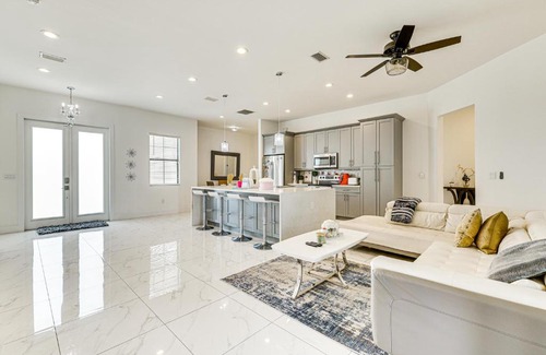 Sunshine House | Day Trip to Fort Myers Beach Pet-Friendly Home!