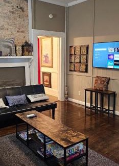 Cabbagetown Apartment | Daydream Host Atlanta