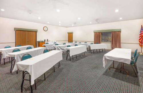 Alpena Hotel | Days Inn by Wyndham Alpena