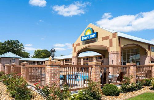 Conway Hotel | Days Inn by Wyndham Conway