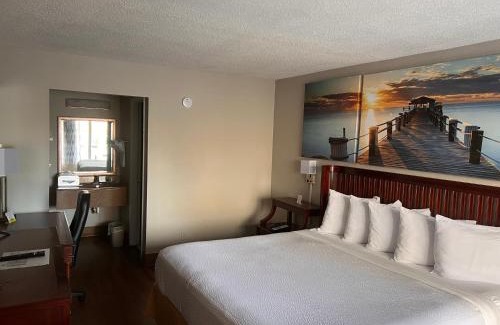 Daytona Beach Hotel | Days Inn by Wyndham Daytona Beach Speedway