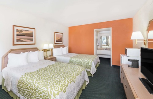 Deming Hotel | Days Inn by Wyndham Deming