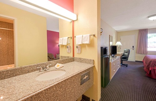 Princess Jeanne Hotel | Days Inn by Wyndham East Albuquerque