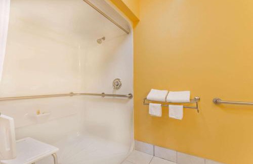 Franklin Hotel | Days Inn by Wyndham Franklin