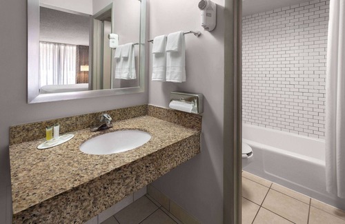 Frederick Hotel | Days Inn by Wyndham Frederick