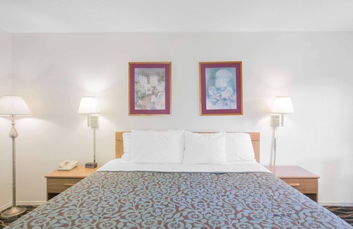 Hardy Hotel | Days Inn by Wyndham Hardy