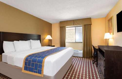 Hillsborough Hotel | Days Inn by Wyndham Hillsborough