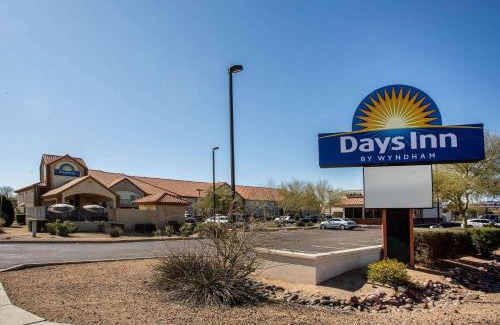 Deer Valley Hotel | Days Inn by Wyndham Phoenix North