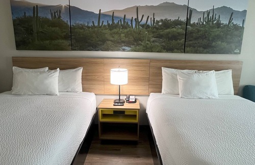 Estrella Hotel | Days Inn by Wyndham Phoenix West