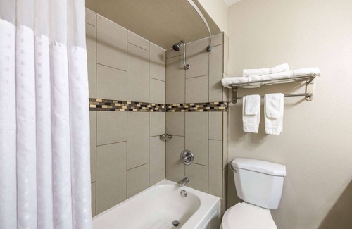 Roswell Hotel | Days Inn by Wyndham Roswell