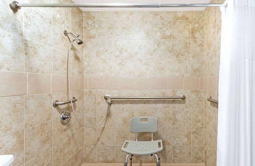 Ira Hotel | Days Inn by Wyndham Snyder