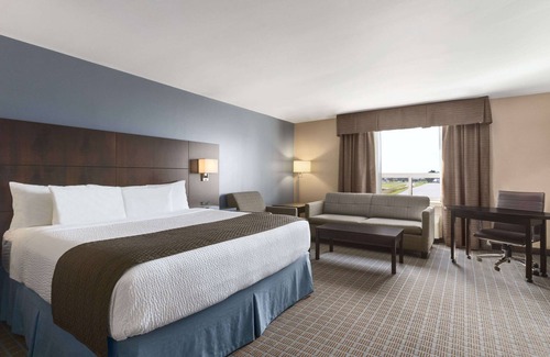 Downtown Hotel | Days Inn by Wyndham Stephenville