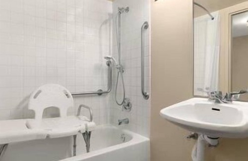 Downtown Hotel | Days Inn by Wyndham Stephenville