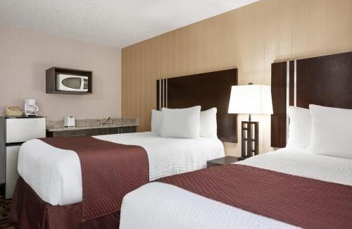 Sylvan Lake Hotel | Days Inn by Wyndham Sylvan Lake