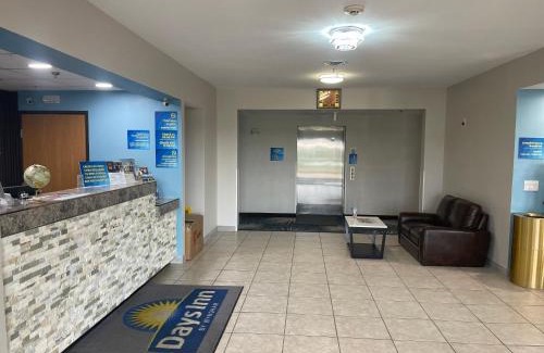Jefferson City Hotel | Days Inn by Wyndham Jefferson City