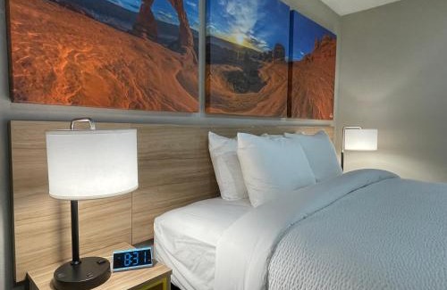 Sulphur Springs Hotel | Days Inn by Wyndham Sulphur Springs