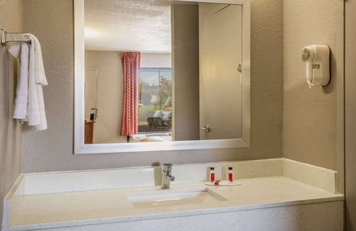 Wilson Hotel | Days Inn by Wyndham Wilson