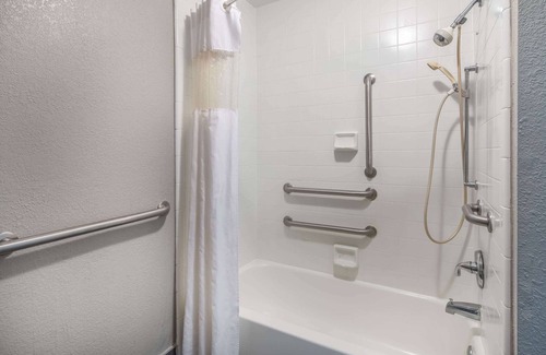 Wilson Hotel | Days Inn by Wyndham Wilson