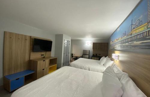 Texas City Hotel | Days Inn & Suites by Wyndham Texas City