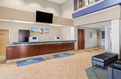 Winkler Hotel | Days Inn & Suites by Wyndham Winkler